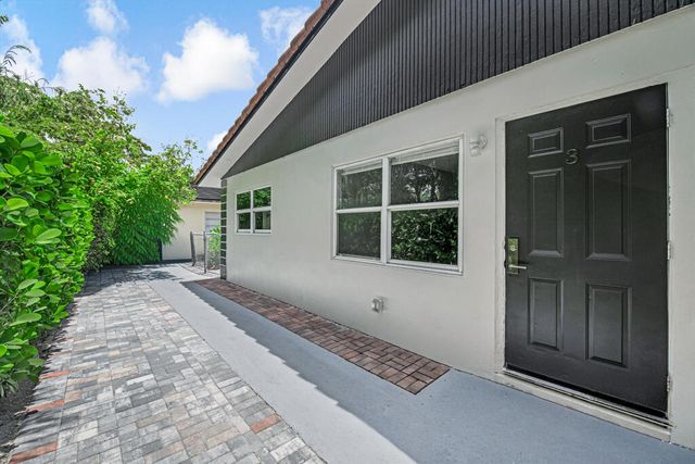 7521 NW 44th Court, Coral Springs, FL 33065