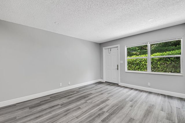 7521 NW 44th Court, Coral Springs, FL 33065