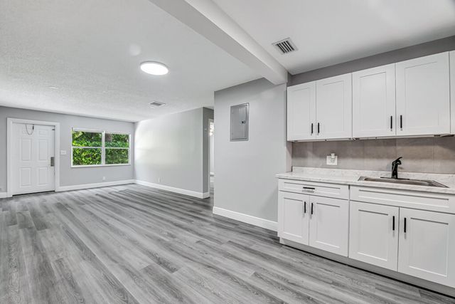 7521 NW 44th Court, Coral Springs, FL 33065