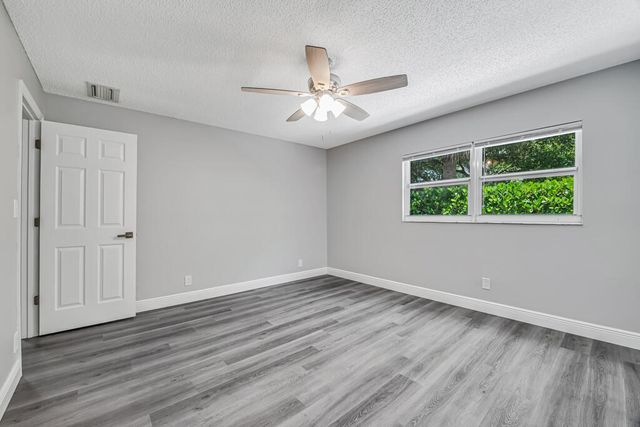 7521 NW 44th Court, Coral Springs, FL 33065