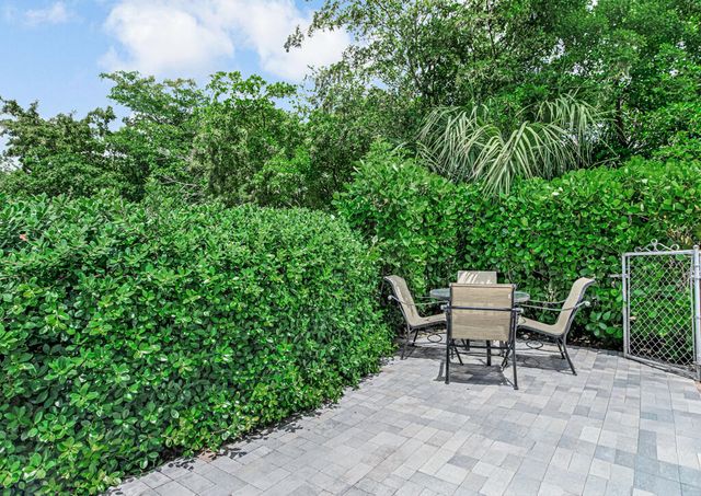 7521 NW 44th Court, Coral Springs, FL 33065