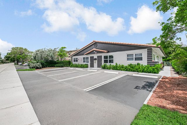 7521 NW 44th Court, Coral Springs, FL 33065