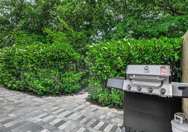 7521 NW 44th Court, Coral Springs, FL 33065