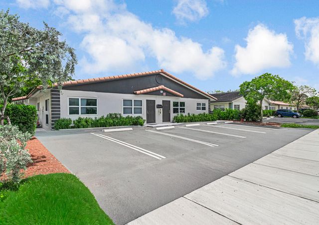 7521 NW 44th Court, Coral Springs, FL 33065
