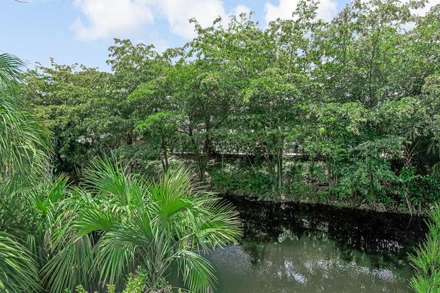 7521 NW 44th Court, Coral Springs, FL 33065
