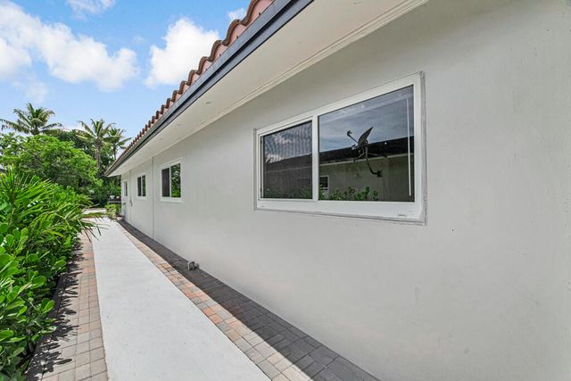 7521 NW 44th Court, Coral Springs, FL 33065