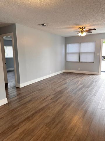 7521 NW 44th Court, Coral Springs, FL 33065