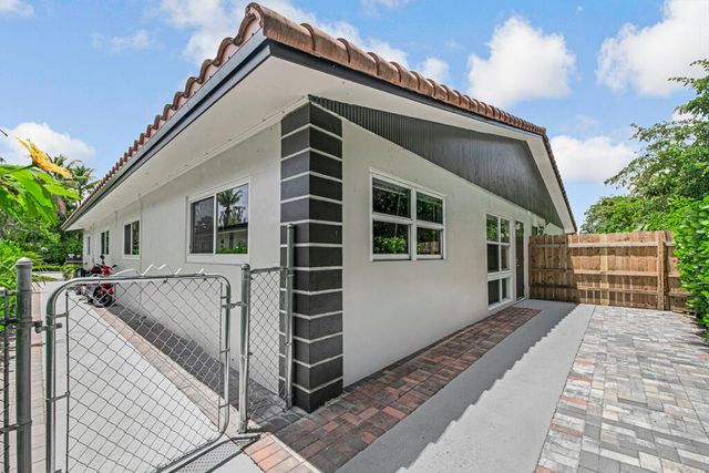 7521 NW 44th Court, Coral Springs, FL 33065