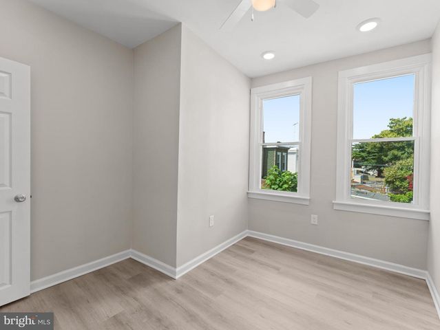 3010 EMERALD ST, Philadelphia, PA 19134