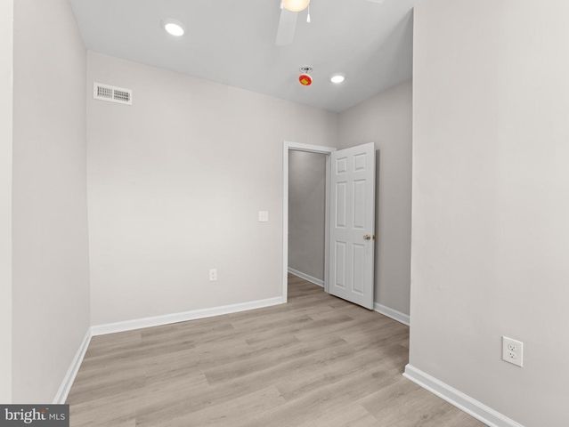 3010 EMERALD ST, Philadelphia, PA 19134