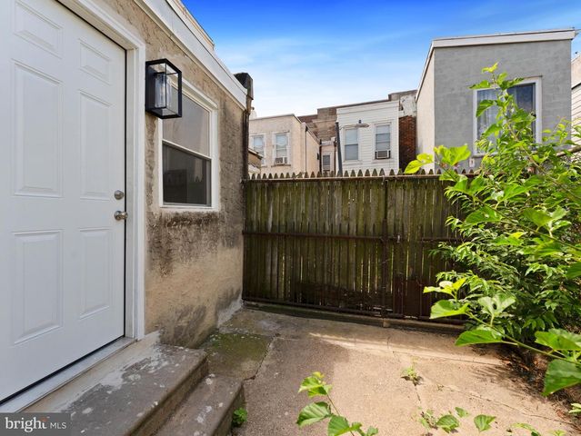 3010 EMERALD ST, Philadelphia, PA 19134