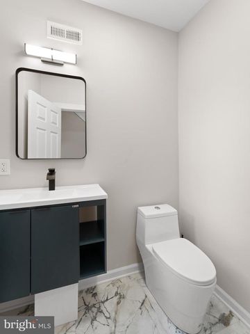 3010 EMERALD ST, Philadelphia, PA 19134