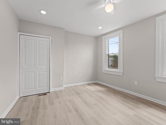 3010 EMERALD ST, Philadelphia, PA 19134