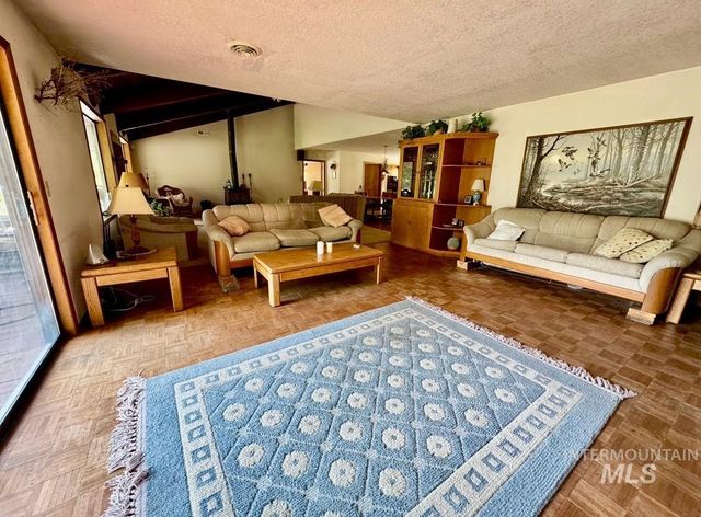 211 Nut Basin Rd, White Bird, ID 83554