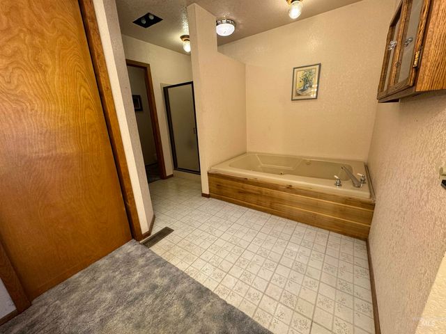 211 Nut Basin Rd, White Bird, ID 83554