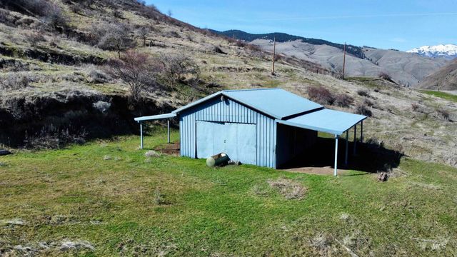 211 Nut Basin Rd, White Bird, ID 83554