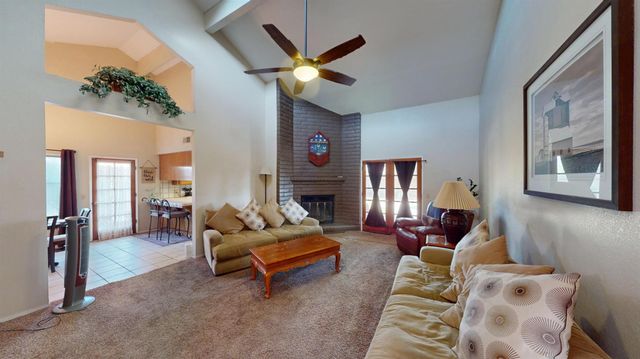 2460 Sample Avenue, Clovis, CA 93611