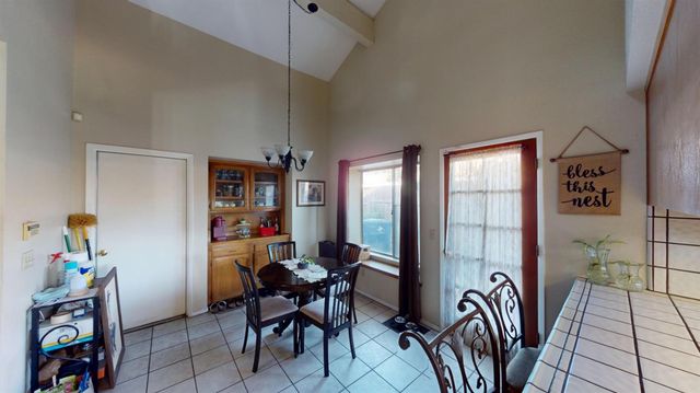 2460 Sample Avenue, Clovis, CA 93611