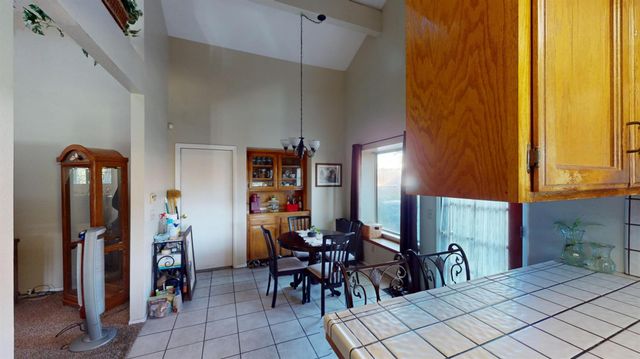 2460 Sample Avenue, Clovis, CA 93611