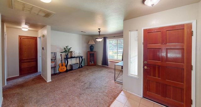 2460 Sample Avenue, Clovis, CA 93611