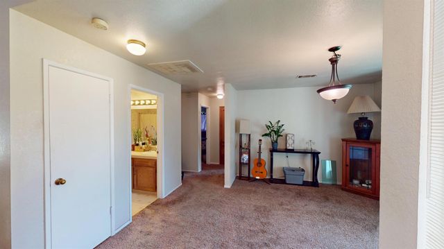2460 Sample Avenue, Clovis, CA 93611