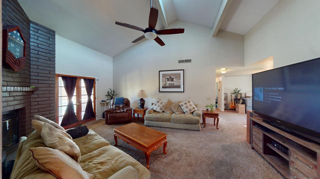 2460 Sample Avenue, Clovis, CA 93611