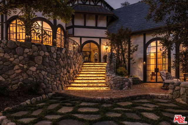 5076 Island Forest Place, Westlake Village, CA 91362