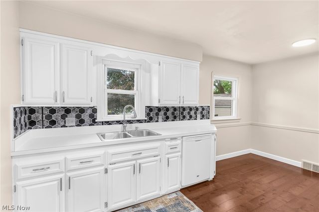 1340 E Boston Avenue, Youngstown, OH 44502