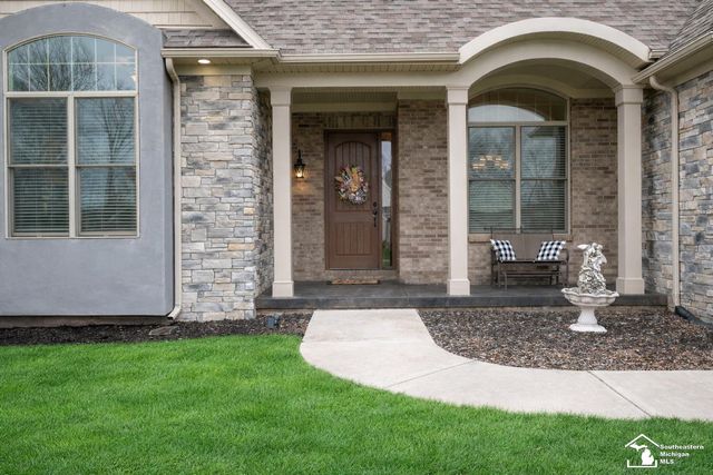 997 Saint James Park Avenue, Monroe Twp, MI 48161