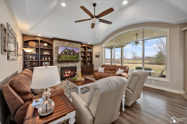 997 Saint James Park Avenue, Monroe Twp, MI 48161