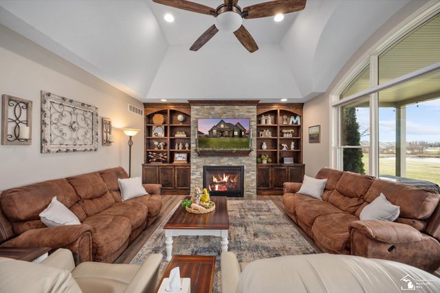 997 Saint James Park Avenue, Monroe Twp, MI 48161