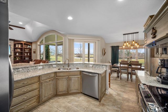 997 Saint James Park Avenue, Monroe Twp, MI 48161