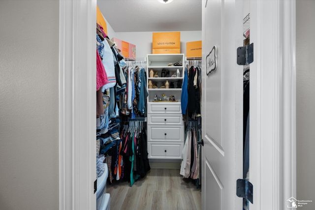 997 Saint James Park Avenue, Monroe Twp, MI 48161