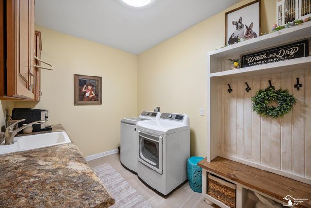 997 Saint James Park Avenue, Monroe Twp, MI 48161