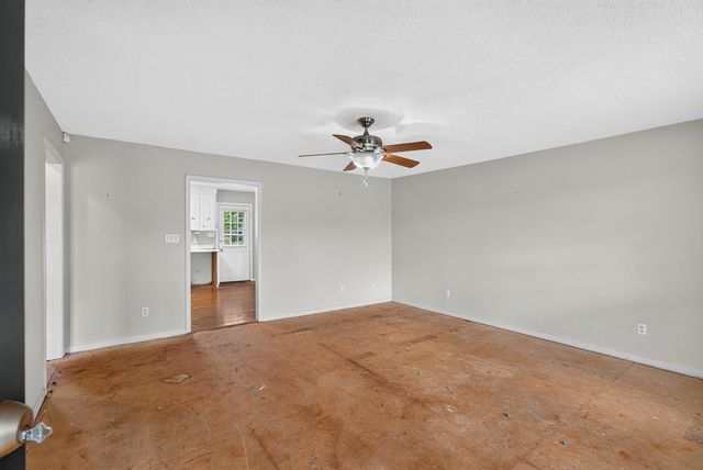 2218 Riveroak Road, Chesnee, SC 29323