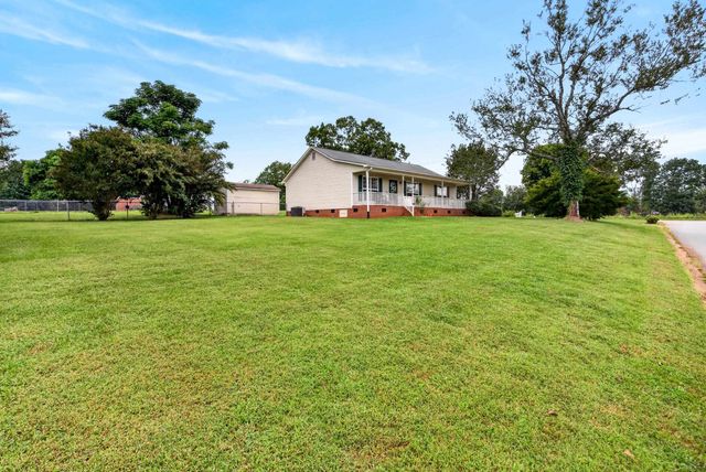 2218 Riveroak Road, Chesnee, SC 29323