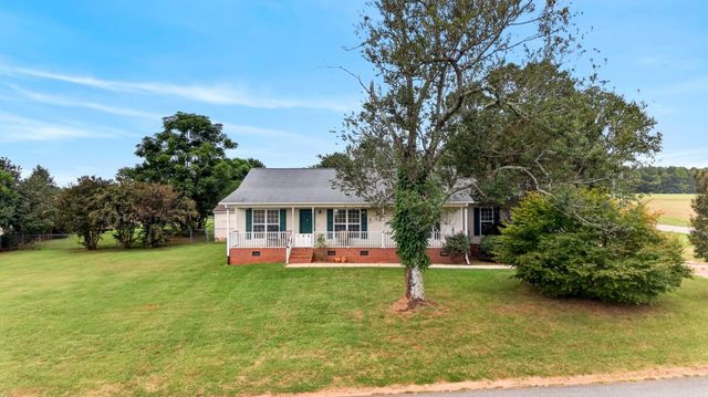 2218 Riveroak Road, Chesnee, SC 29323