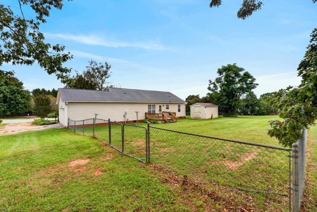 2218 Riveroak Road, Chesnee, SC 29323