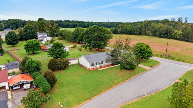 2218 Riveroak Road, Chesnee, SC 29323
