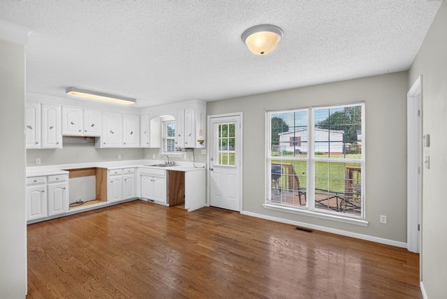 2218 Riveroak Road, Chesnee, SC 29323