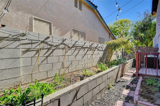 6312 Seton Hall Court, Las Vegas, NV 89110