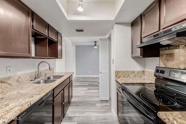 4211 E PALM Lane 208, Phoenix, AZ 85008