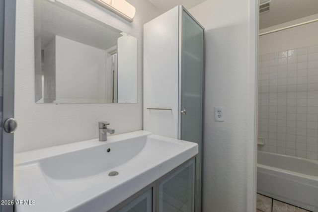 4211 E PALM Lane 208, Phoenix, AZ 85008