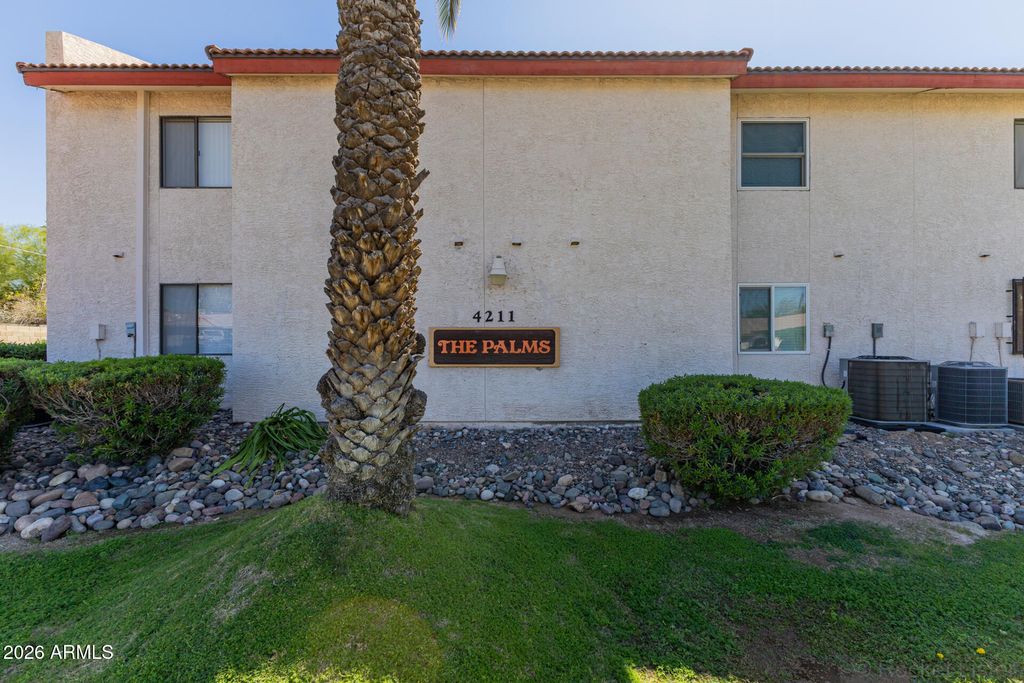 4211 E PALM Lane 208, Phoenix, AZ 85008
