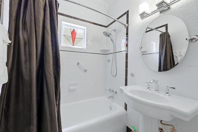 521 HARBOR DRIVE S, Venice, FL 34285