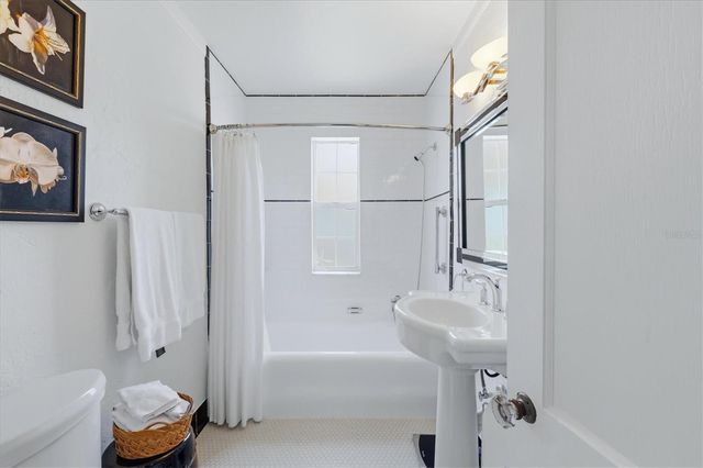 521 HARBOR DRIVE S, Venice, FL 34285