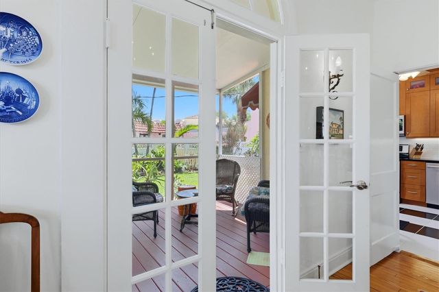 521 HARBOR DRIVE S, Venice, FL 34285