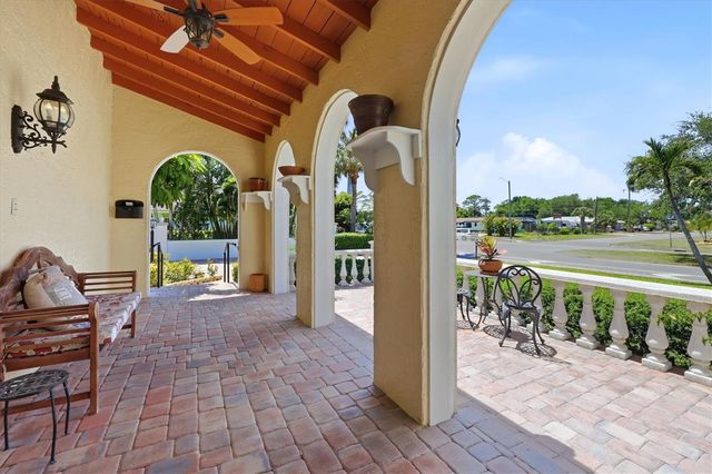 521 HARBOR DRIVE S, Venice, FL 34285