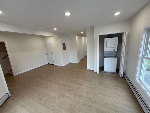 78 Lowell 2, Methuen, MA 01844
