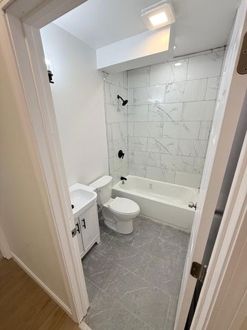 78 Lowell 2, Methuen, MA 01844